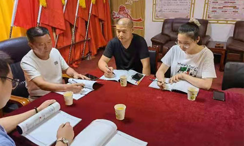 不忘初心,牢記黨恩。山東魯野鋼結構工程有限公司黨支部,開黨會感黨恩,重溫入黨誓言